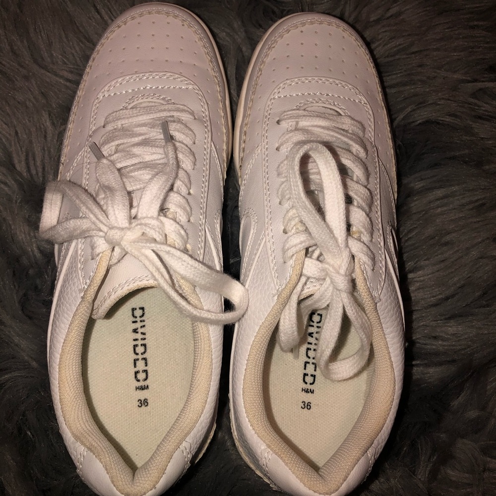 White trainers - Picture 2 of 2
